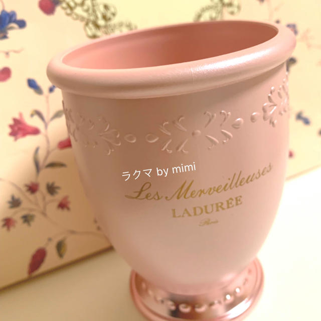 LADUREE(ラデュレ)の未使用 ブラッシュホルダー LADUREE コスメ/美容のベースメイク/化粧品(チーク)の商品写真