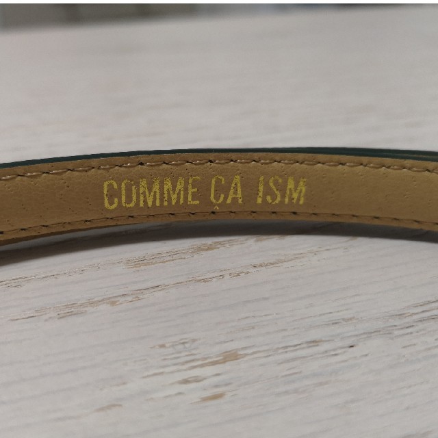 COMME CA ISM(コムサイズム)のコムサイズム　フェイクレザーフック ベルト　グリーン　未使用品 レディースのファッション小物(ベルト)の商品写真