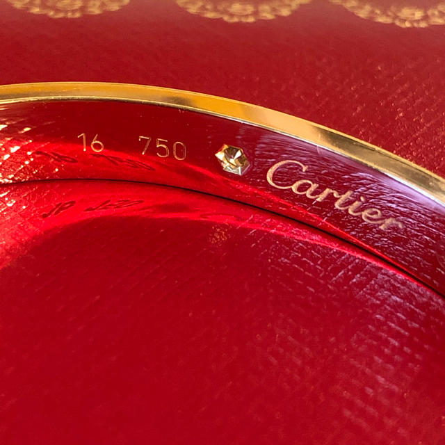 Cartier(カルティエ)の【小春様専用】カルティエ ラブブレス ハーフダイヤ 4石 16号 K18 レディースのアクセサリー(ブレスレット/バングル)の商品写真