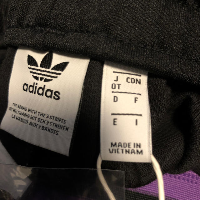 adidas(アディダス)の新品 アディダス トラックパンツ OT /XL レディースのパンツ(その他)の商品写真