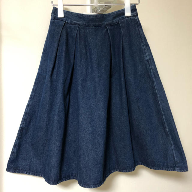 GU(ジーユー)の専用  GU  デニムフレアスカート  レディースのスカート(ひざ丈スカート)の商品写真