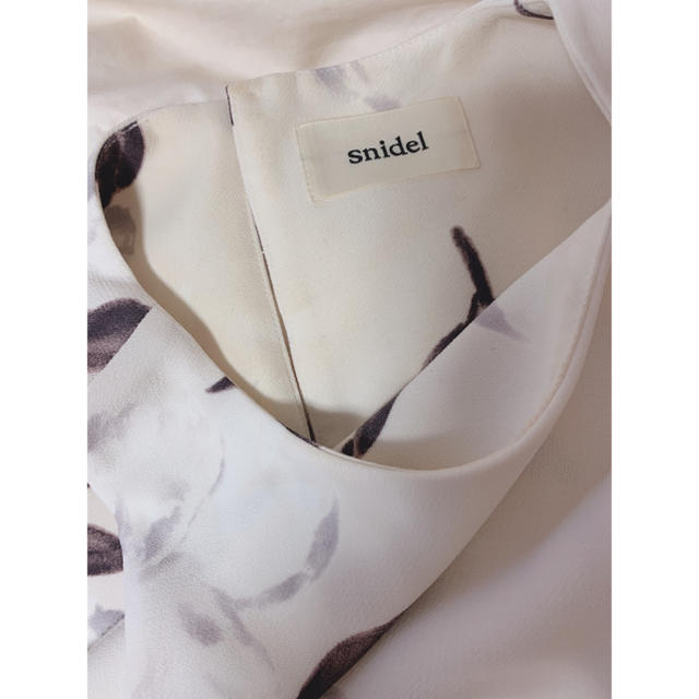 SNIDEL(スナイデル)のsnidel 花柄ワンピース レディースのワンピース(ひざ丈ワンピース)の商品写真