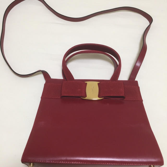 Ferragamo(フェラガモ)のフェラガモ ヴァラ カーフ 2way レッド レディースのバッグ(ハンドバッグ)の商品写真