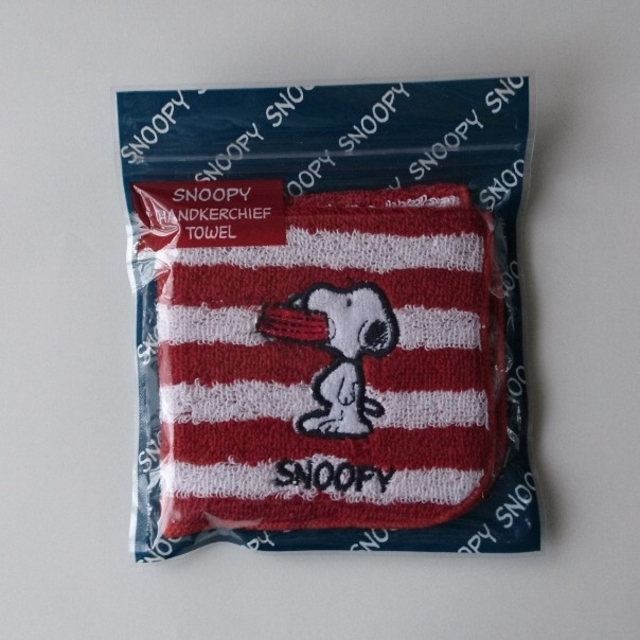 SNOOPY(スヌーピー)のスヌーピー ハンカチタオル 赤 レディースのファッション小物(ハンカチ)の商品写真