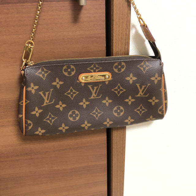 VUITTON ポーチ　チェーンバッグバッグ