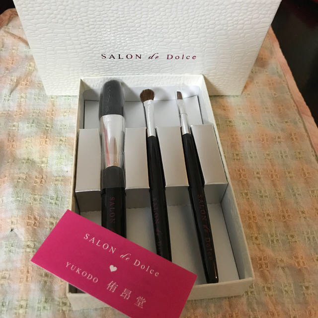 SALON(サロン)の【新品】Salon de Dolce 熊野筆 メイクブラシ 3本セット コスメ/美容のキット/セット(コフレ/メイクアップセット)の商品写真