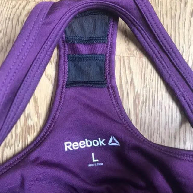 Reebok(リーボック)のつぶりん様専用 リーボック LAVA コラボ ヨガ用タンクトップ スポーツ/アウトドアのトレーニング/エクササイズ(ヨガ)の商品写真