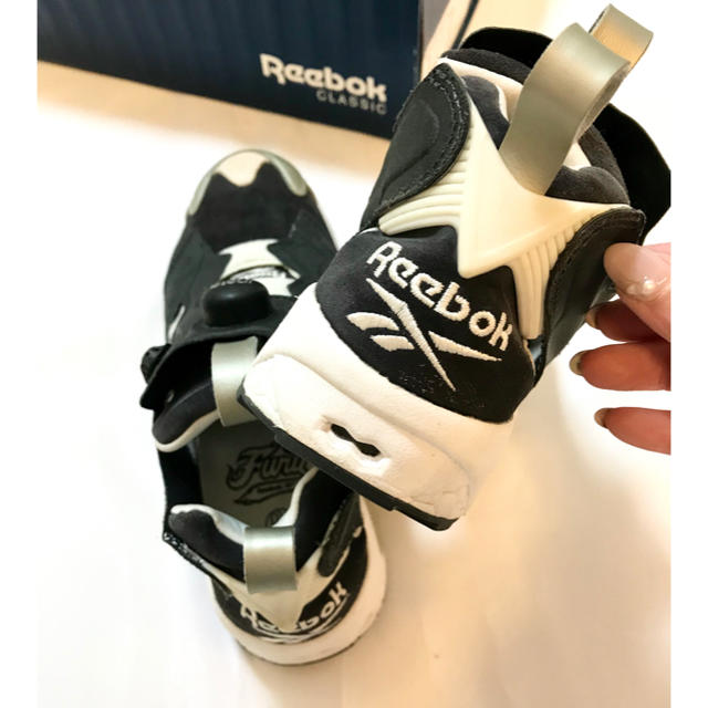 Reebok(リーボック)の【週末値下げ】美品　リーボック　ポンプフューリー　24㎝ レディースの靴/シューズ(スニーカー)の商品写真