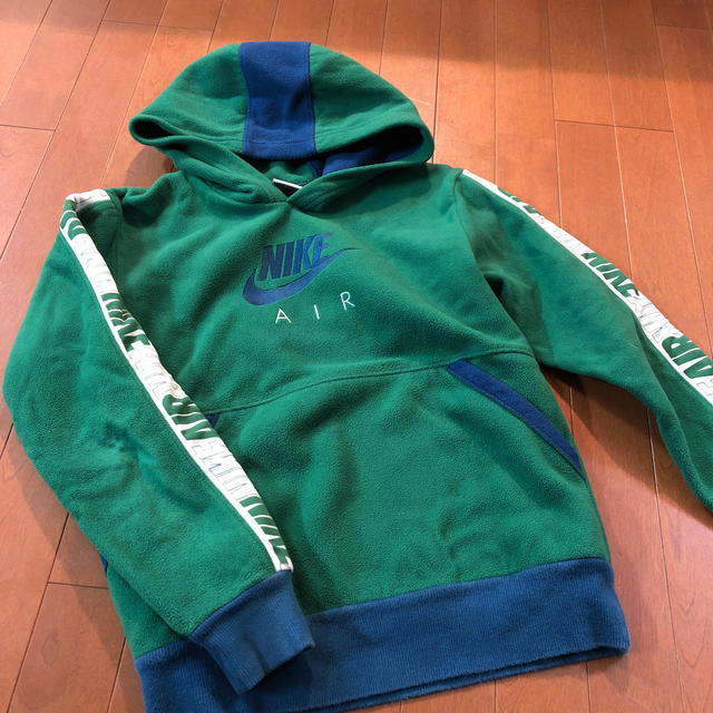 NIKE(ナイキ)のパーカートレーナー キッズ/ベビー/マタニティのキッズ服男の子用(90cm~)(ジャケット/上着)の商品写真