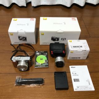 ニコン(Nikon)のNikon 1 J5 ダブルレンズキット　ミラーレス一眼(ミラーレス一眼)