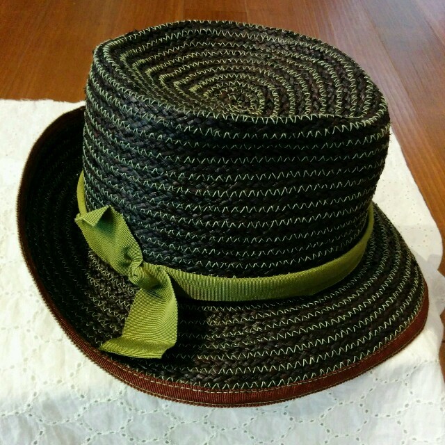 TOMORROWLAND(トゥモローランド)のLolahats☆グリーンリボン帽子 レディースの帽子(ハット)の商品写真