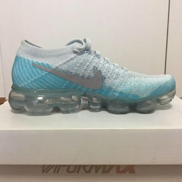 NIKE(ナイキ)のWMNS NIKE AIR VAPORMAX FLYKNIT レディースの靴/シューズ(スニーカー)の商品写真