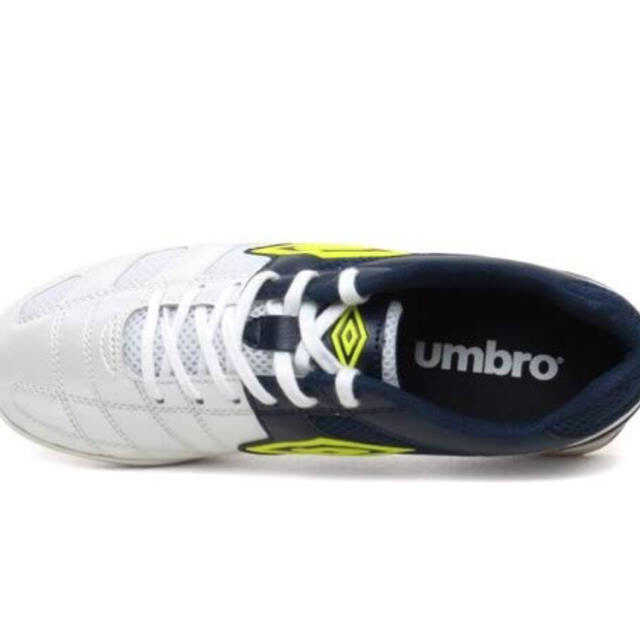 UMBRO(アンブロ)のアンブロ umbro ビスター サラ Ⅲ フットサルシューズ 26.5センチ スポーツ/アウトドアのサッカー/フットサル(シューズ)の商品写真