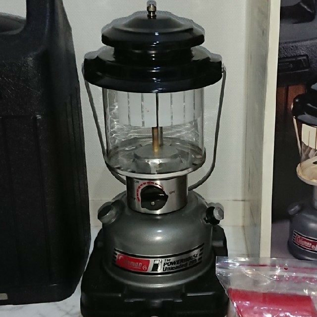 Coleman(コールマン)のUnleaded Lantern model 295-740J スポーツ/アウトドアのアウトドア(ライト/ランタン)の商品写真