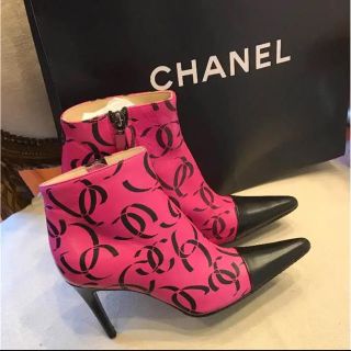 シャネル(CHANEL)の8/1までkrさん専用　未使用 CHANEL ヴィンテージ  ピンク 35.5(ブーツ)