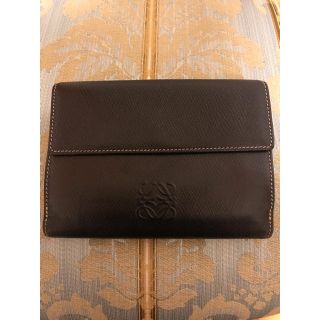 ロエベ(LOEWE)の正規品！ロエベ　二つ折り　財布　ポケット収納たっぷり！便利　LOEWE(財布)