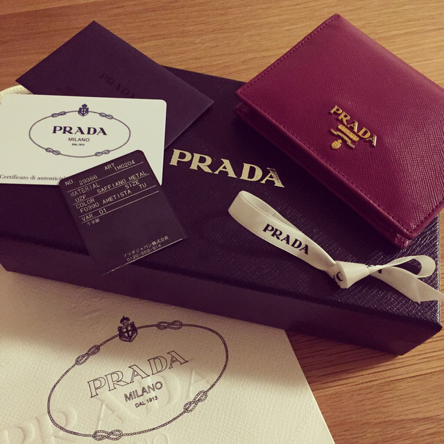 PRADA(プラダ)のミニウォレット 極小財布  レディースのファッション小物(財布)の商品写真