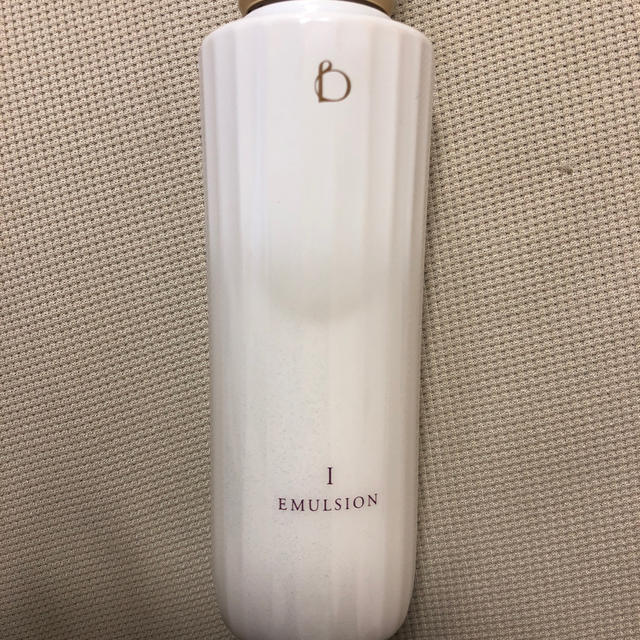 BENEFIQUE(ベネフィーク)のベネフィーク  エマルジョン 150ml 乳液 コスメ/美容のスキンケア/基礎化粧品(乳液/ミルク)の商品写真