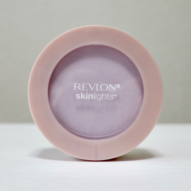 REVLON(レブロン)の【値下げSALE】レブロン スキンライトプレストパウダー104ラベンダー コスメ/美容のベースメイク/化粧品(フェイスパウダー)の商品写真