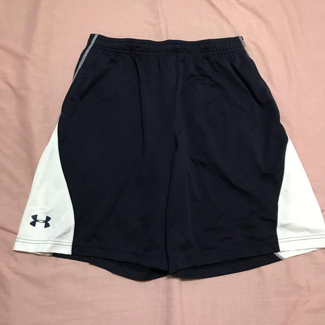 UNDER ARMOUR(アンダーアーマー)のアンダーアーマー  半袖シャツ　ショートパンツ スポーツ/アウトドアのトレーニング/エクササイズ(ウォーキング)の商品写真