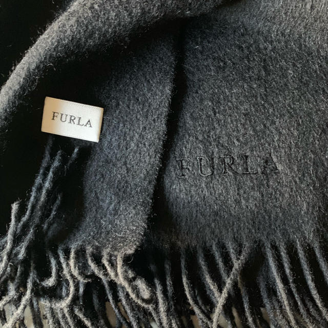 Furla(フルラ)の黒 フルラ   カシミア中判ストール レディースのファッション小物(ストール/パシュミナ)の商品写真