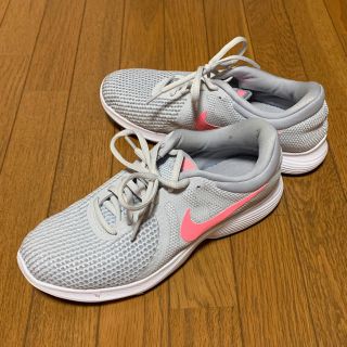 ナイキ(NIKE)のナイキ グレー ピンク スニーカー(スニーカー)