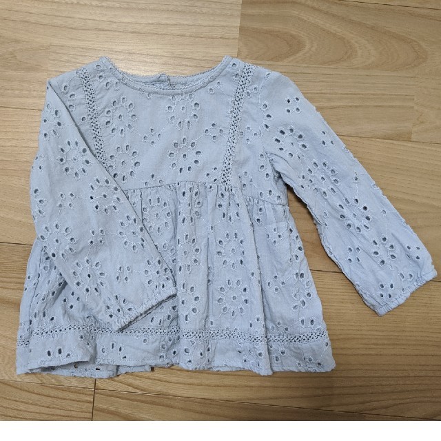 ZARA(ザラ)のZARA baby　刺繍　カットソー キッズ/ベビー/マタニティのベビー服(~85cm)(シャツ/カットソー)の商品写真