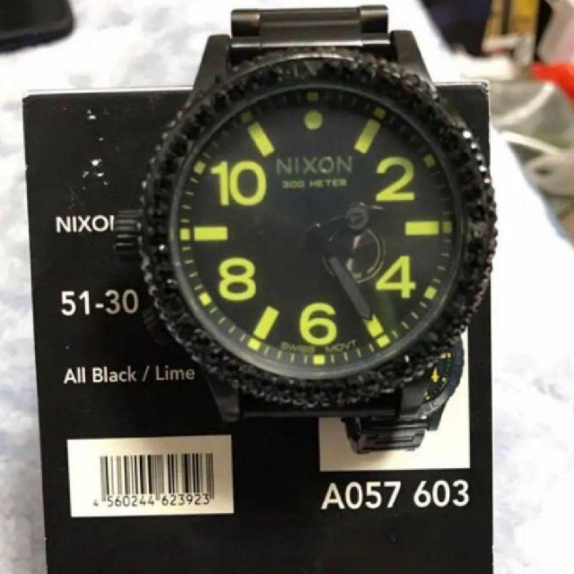 NIXON(ニクソン)のNIXON　51-30　ALL BLACK/LIME メンズの時計(腕時計(アナログ))の商品写真