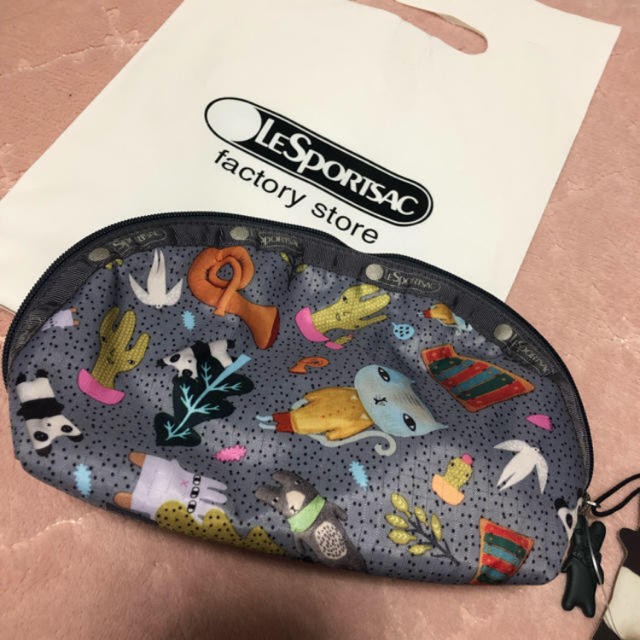 LeSportsac(レスポートサック)のレスポートサック ポーチ レディースのファッション小物(ポーチ)の商品写真