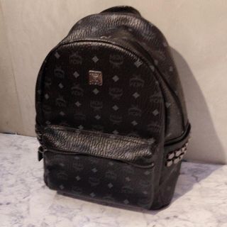 エムシーエム(MCM)のMCM リュック ブラック Mサイズ(リュック/バックパック)