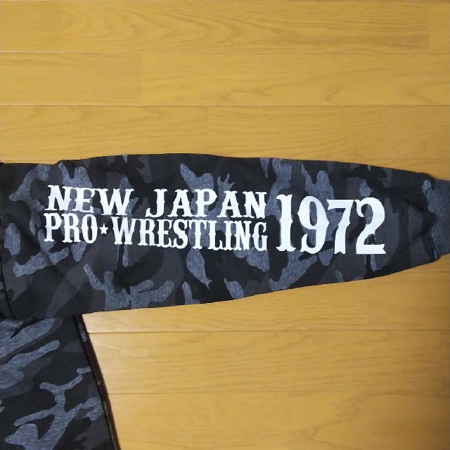 新日本プロレス トレーナー  スポーツ/アウトドアのスポーツ/アウトドア その他(格闘技/プロレス)の商品写真