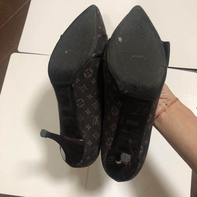 LOUIS VUITTON(ルイヴィトン)の正規品 ルイヴィトン モノグラム ミニ パンプス 36 1/2 レディースの靴/シューズ(ハイヒール/パンプス)の商品写真