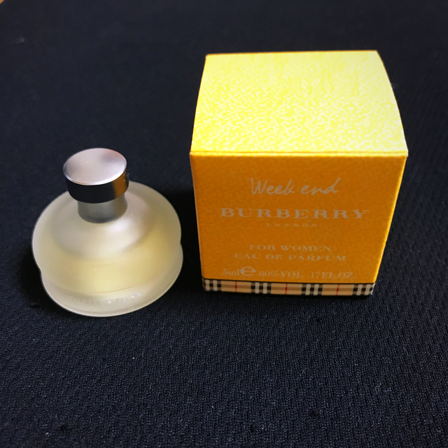 BURBERRY(バーバリー)のバーバリーの香水ミニボトル➕おまけ コスメ/美容の香水(ユニセックス)の商品写真