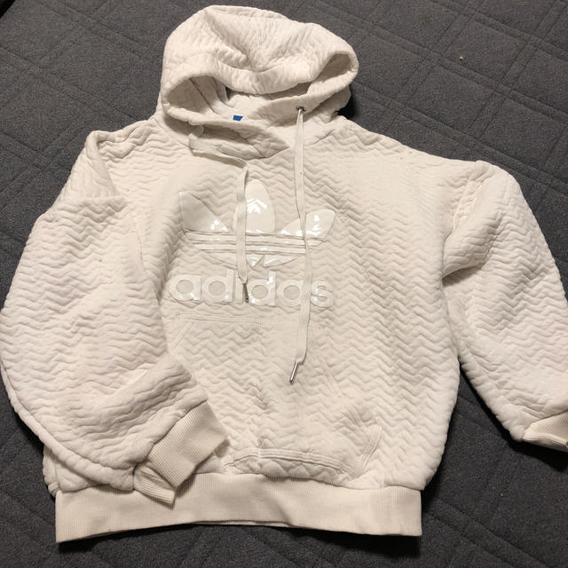 adidas(アディダス)の【adidas】白パーカー レディースのトップス(パーカー)の商品写真