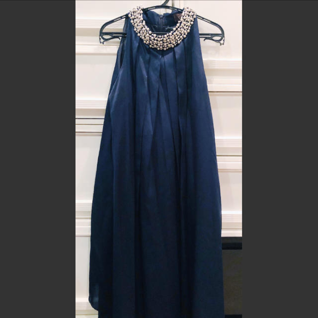 JUSGLITTY(ジャスグリッティー)のジャスグリッティー　紺色ビジュツ付ワンピース レディースのフォーマル/ドレス(ミディアムドレス)の商品写真