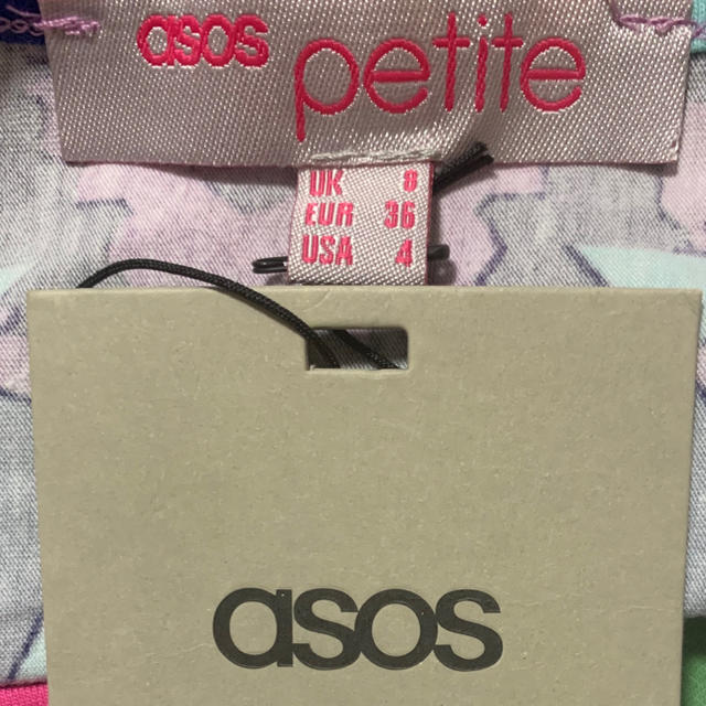 asos(エイソス)の【新品•タグ付き】ASOS キュートなカラフル幾何学模様ミニワンピース レディースのワンピース(ミニワンピース)の商品写真