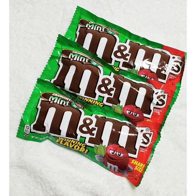 m&m&m's(エムアンドエムアンドエムズ)のm&m's　エムアンドエムズ　ミント　チョコレート　日本未発売！　3袋 食品/飲料/酒の食品(菓子/デザート)の商品写真