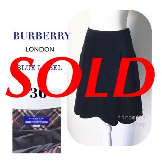 バーバリーブルーレーベル(BURBERRY BLUE LABEL)の【美品】バーバリーブルーレーベル S〜M フレアスカート ひざ丈 ブラック 黒(ひざ丈スカート)