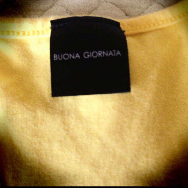 BUONA GIORNATA(ボナジョルナータ)のイエロー タンク♪♪♪ レディースのトップス(タンクトップ)の商品写真