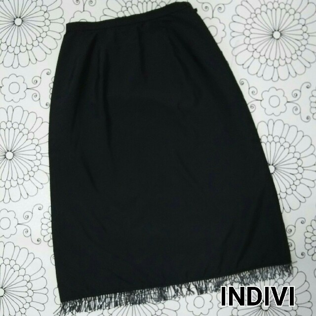 INDIVI(インディヴィ)のINDIVI タイトスカート 裾ビジュー レディースのスカート(ロングスカート)の商品写真