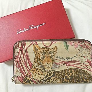 サルヴァトーレフェラガモ(Salvatore Ferragamo)のフェラガモ財布 中古(財布)