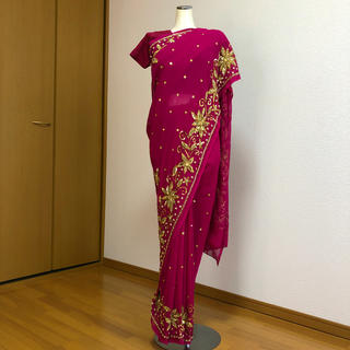 ［ひょい君様専用］インドのサリー 民族衣装 紅色×豪華ゴールドスパンコール(衣装一式)