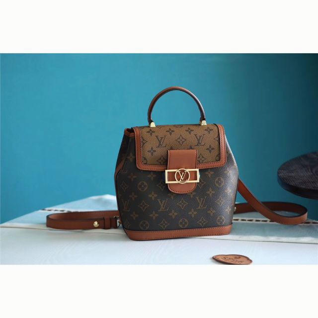 Shop Louis Vuitton CHRISTOPHER Christopher pm (M55699) by MUTIARA