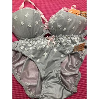 チュチュアンナ(tutuanna)の【最終値下げ】チュチュアンナ　下着セット(ブラ&ショーツセット)