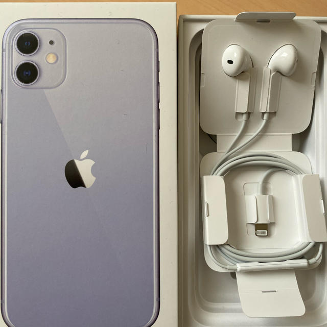 iPhone(アイフォーン)のiPhone イヤホン スマホ/家電/カメラのオーディオ機器(ヘッドフォン/イヤフォン)の商品写真