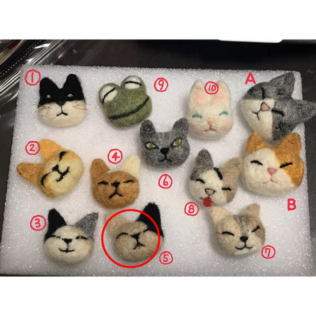 にゃんこフェイスブローチ⑤ ハンドメイドのぬいぐるみ/人形(人形)の商品写真