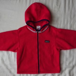 パタゴニア(patagonia)のpatagonia キッズフリース 3T 赤＋紺色(ジャケット/上着)