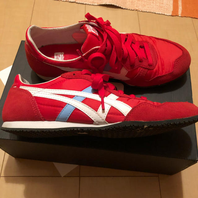 Onitsuka Tiger(オニツカタイガー)のOnitsuka Tiger SERRANO CLASSIC RED/WHITE メンズの靴/シューズ(スニーカー)の商品写真