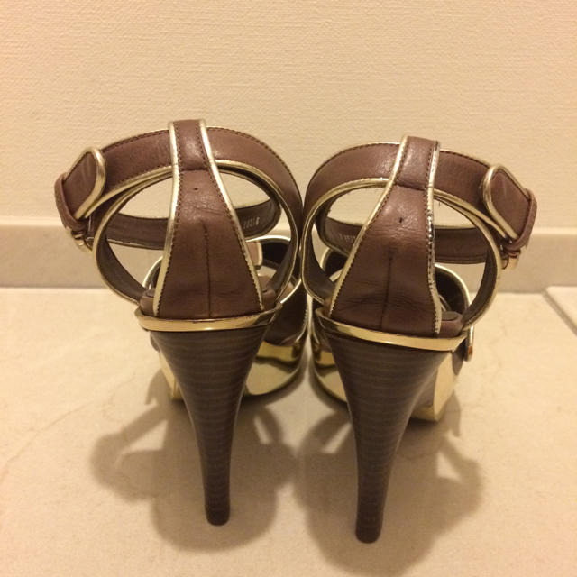 GINZA Kanematsu(ギンザカネマツ)の銀座かねまつ　ヒールサンダル　茶色⚫︎ゴールド　24.0㎝ レディースの靴/シューズ(ハイヒール/パンプス)の商品写真