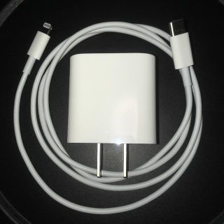 アップル(Apple)の【Apple 純正】 18W 電源アダプタ Lightningケーブル　セット(バッテリー/充電器)